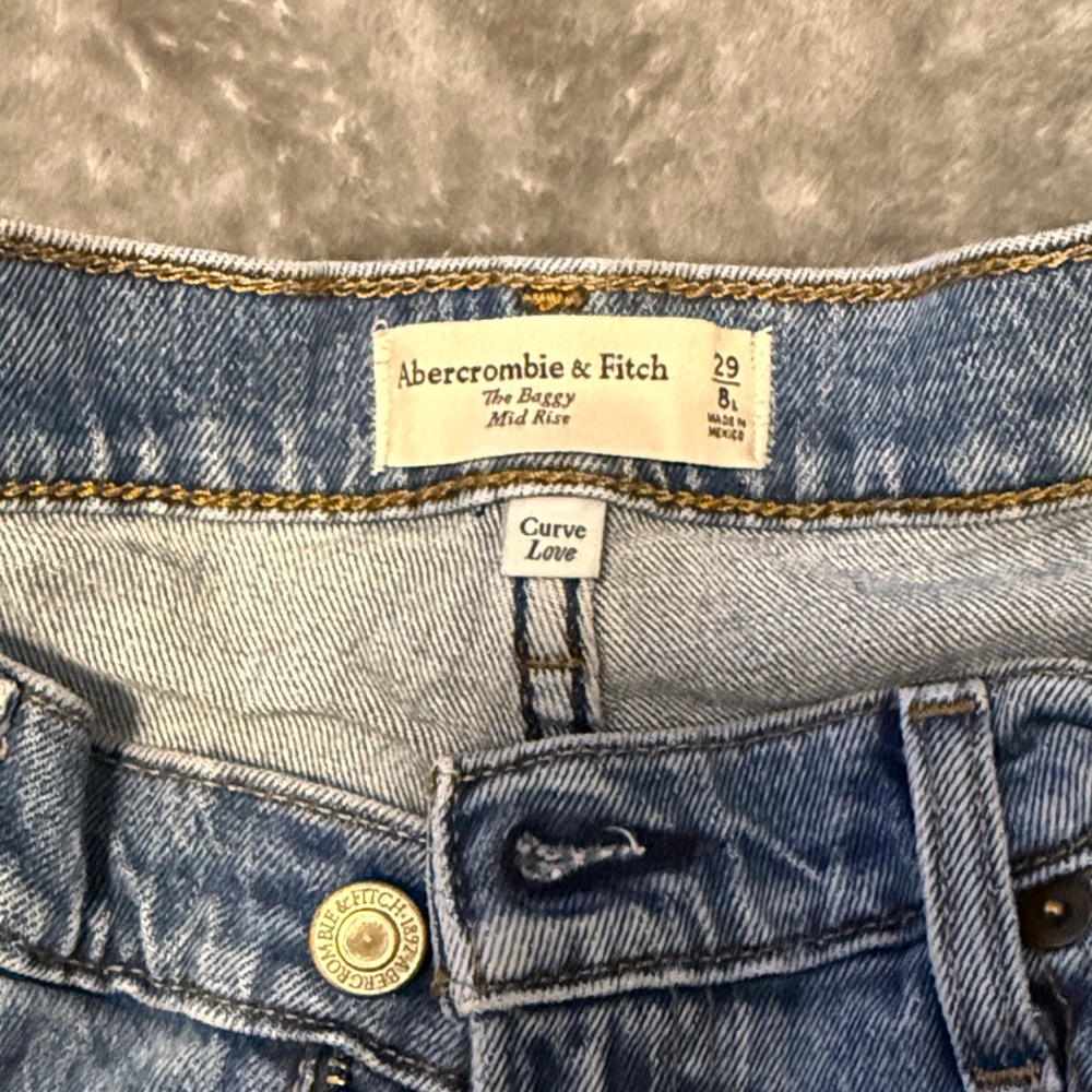 Abercrombie & Fitch Women's Light Blue “the baggy” mid rise Jeans